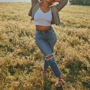 NWT American Eagle Mom Jeans